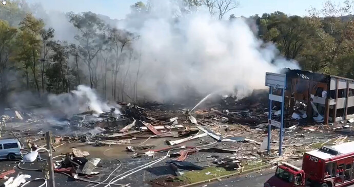 2020-10-18 23_15_09-Explosion reported on South Main Street in Harrisonburg Saturday morning